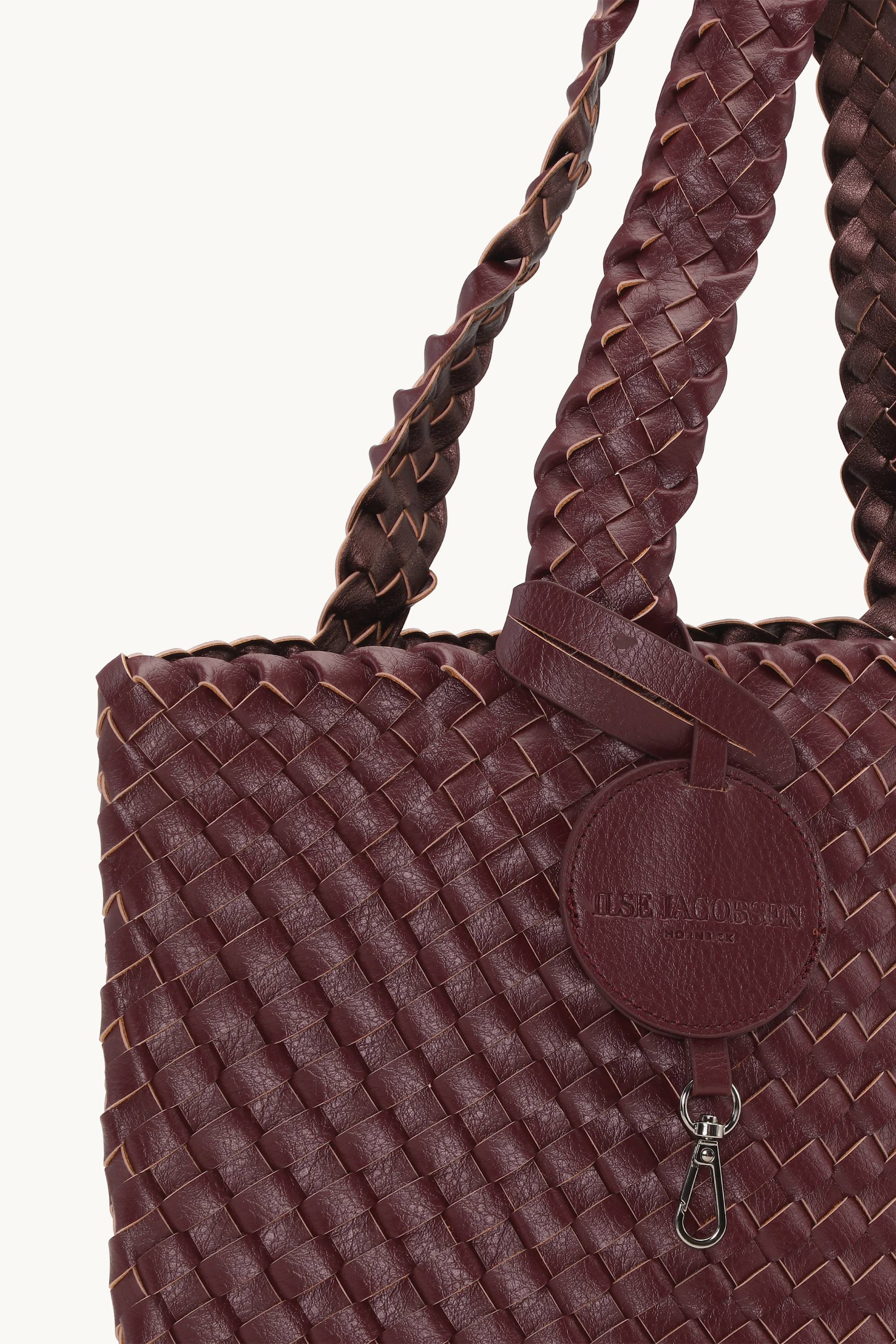 Tote Bag Flätad - Maroon Banner Ebony