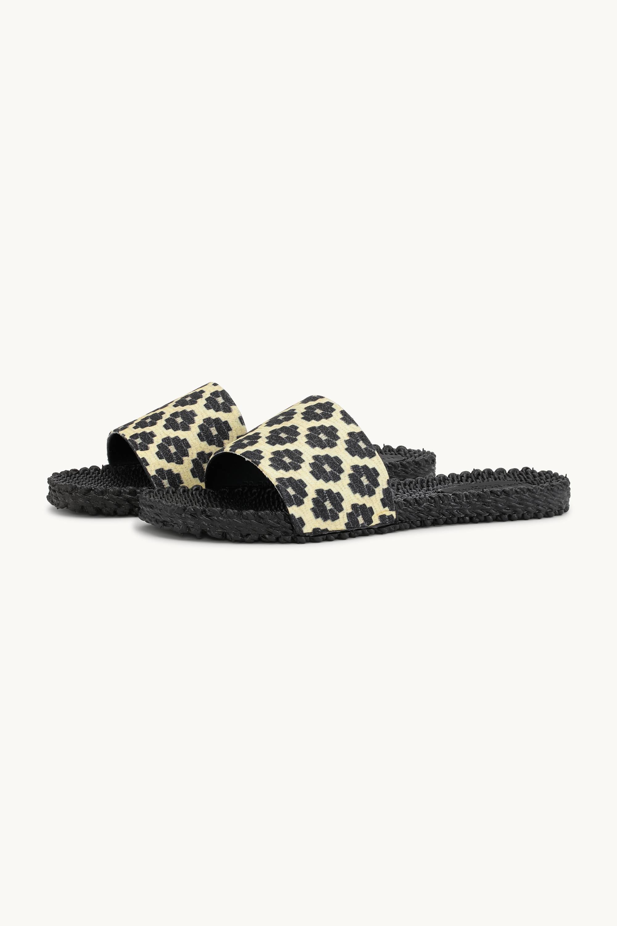 Slip-On Flip Flops - Black