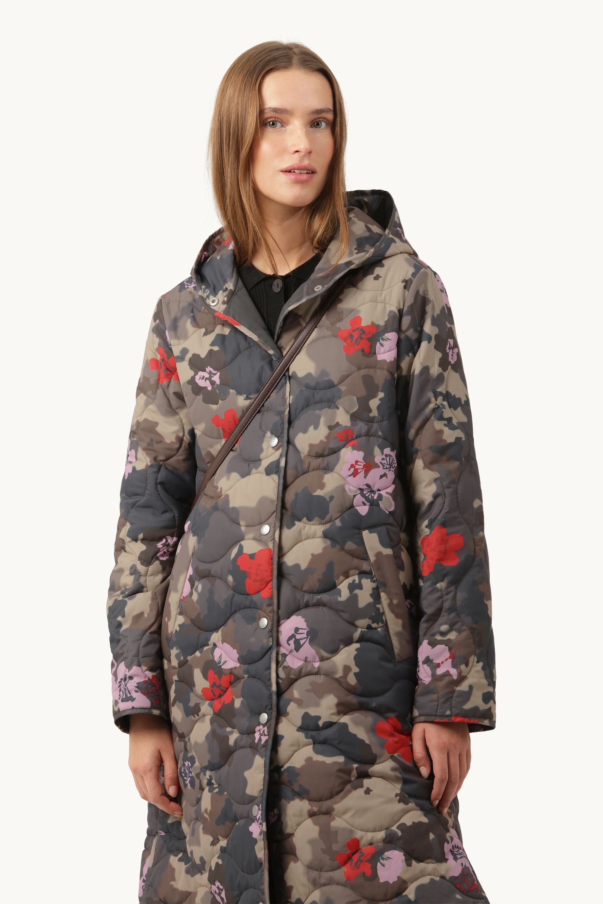 Lång Quiltad Kappa - Floral Camo