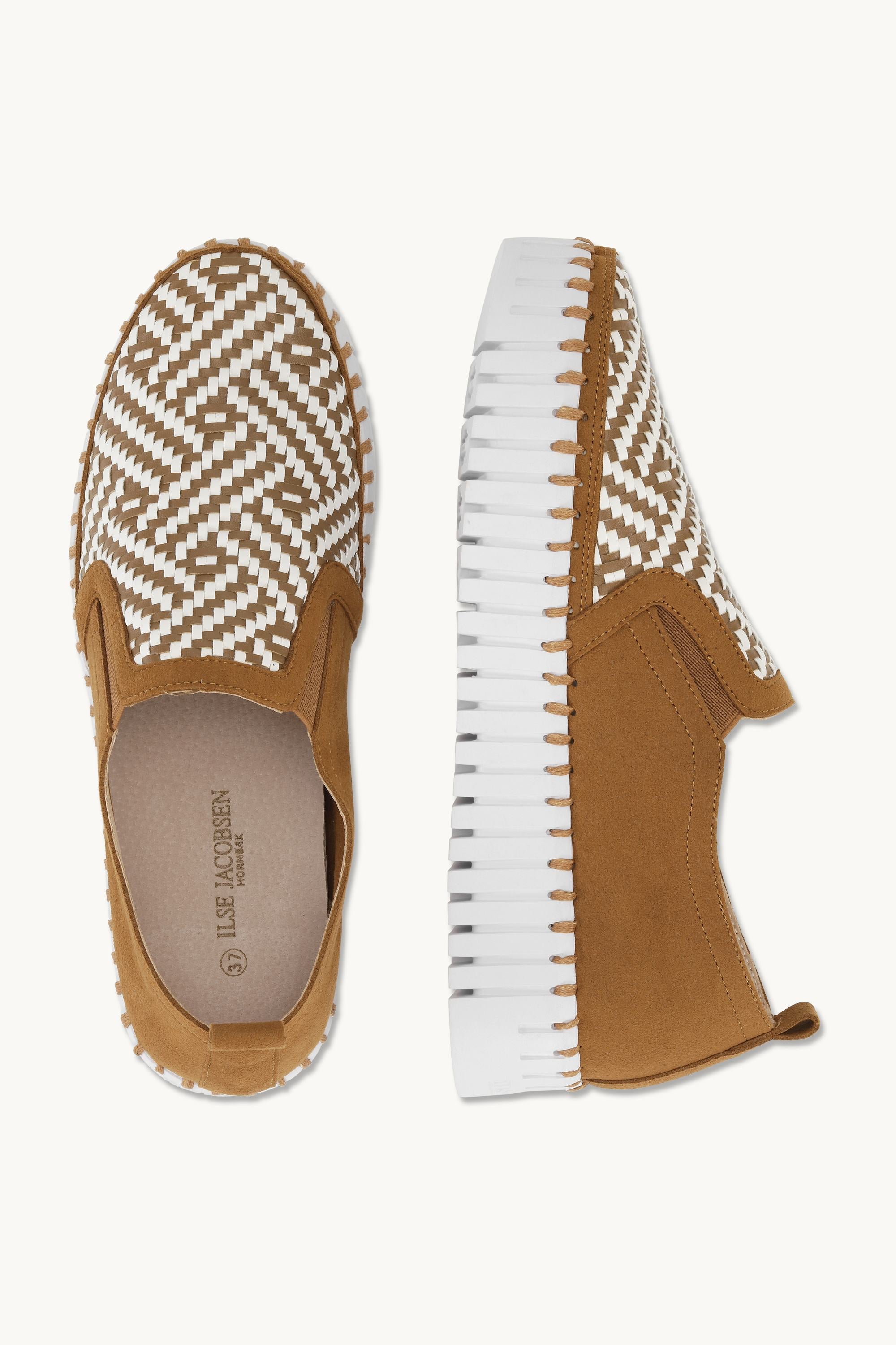 Tulip Plattformsko - Cashew White