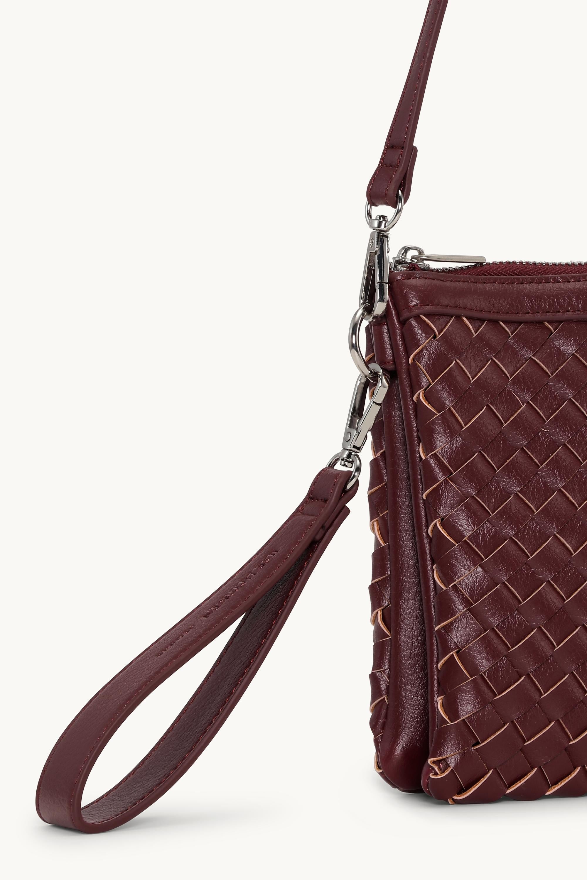 Crossbody Väska - Maroon Banner