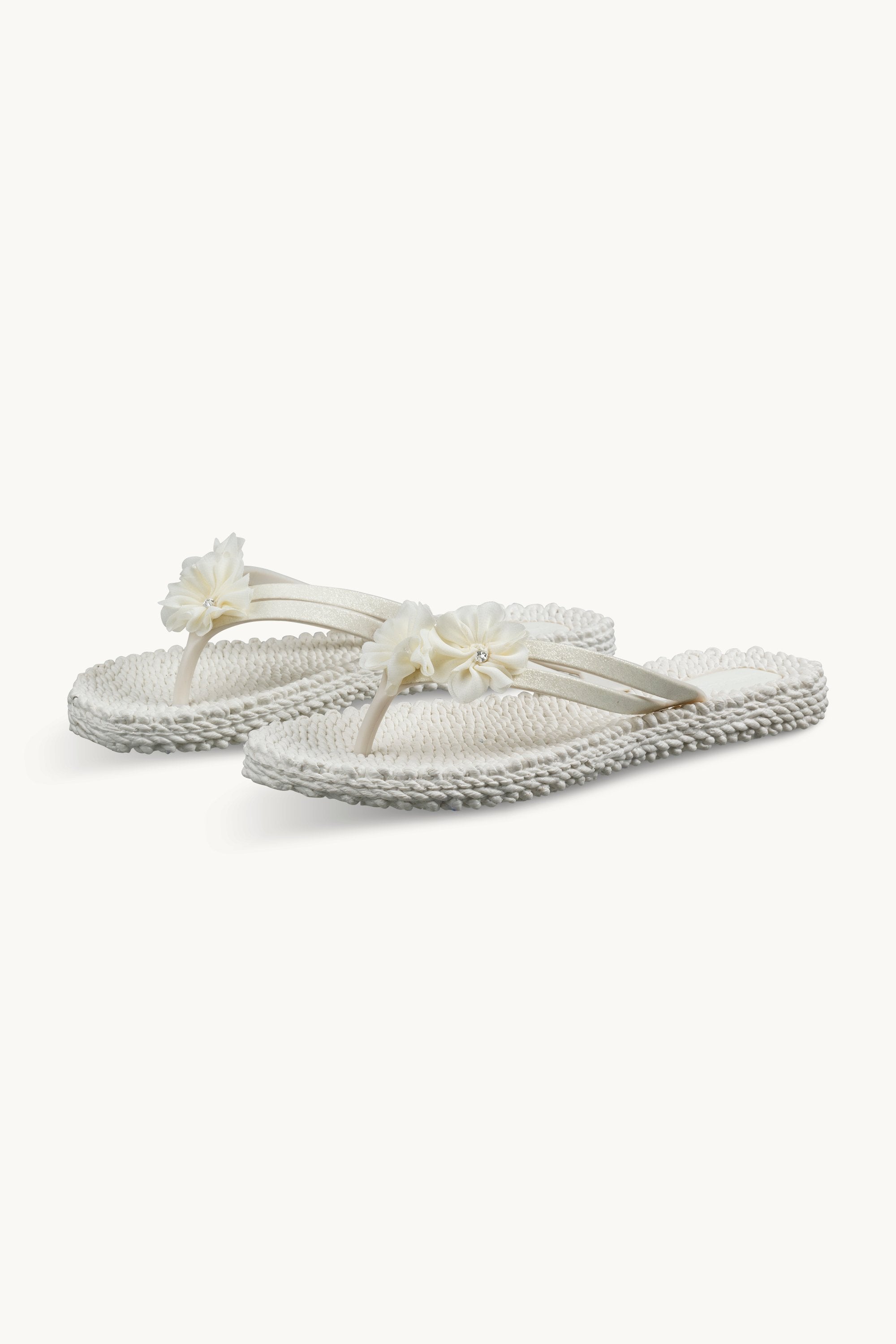 Flip Flops with Flowers - Creme
