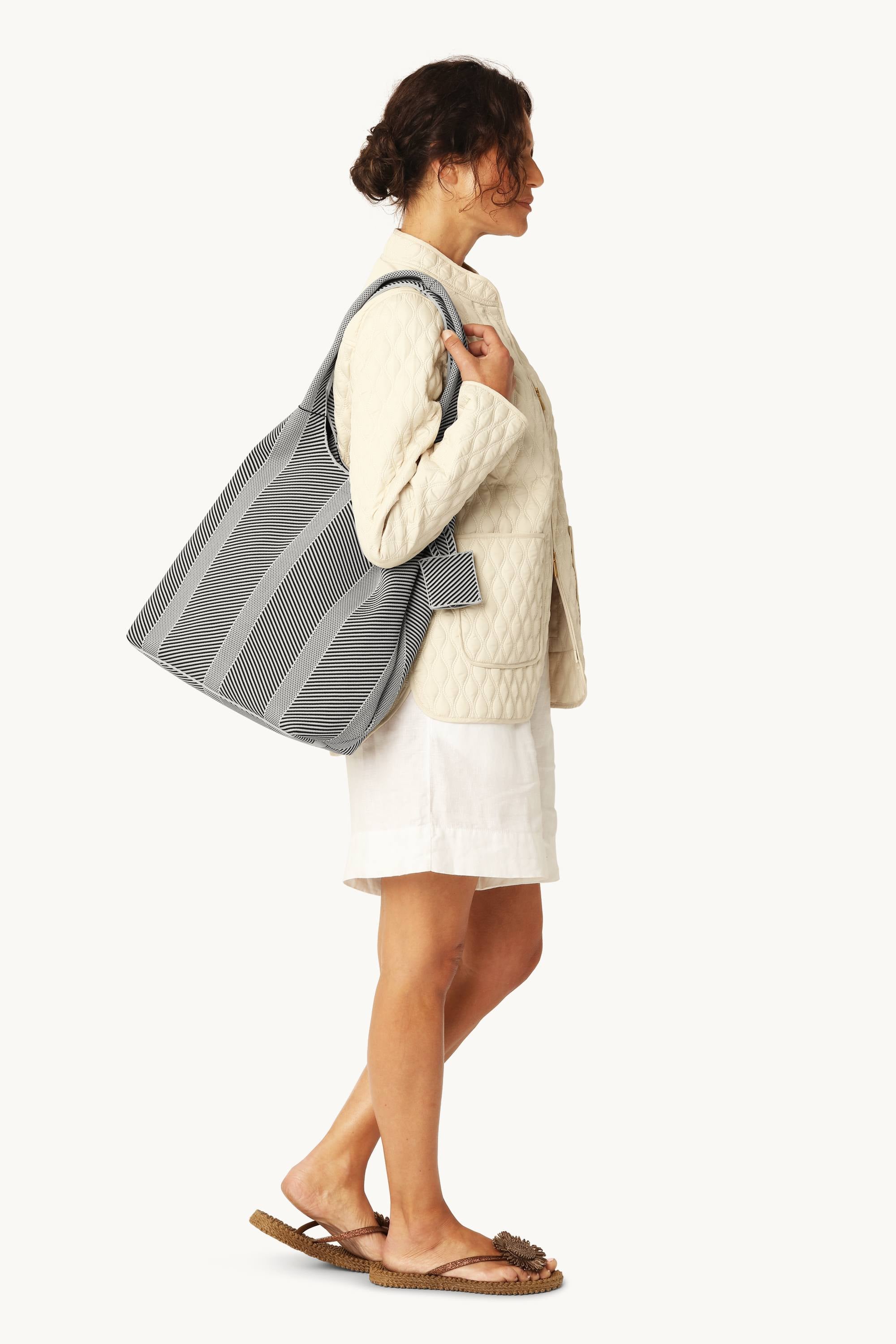 Knitted Bag - Milk Creme Black