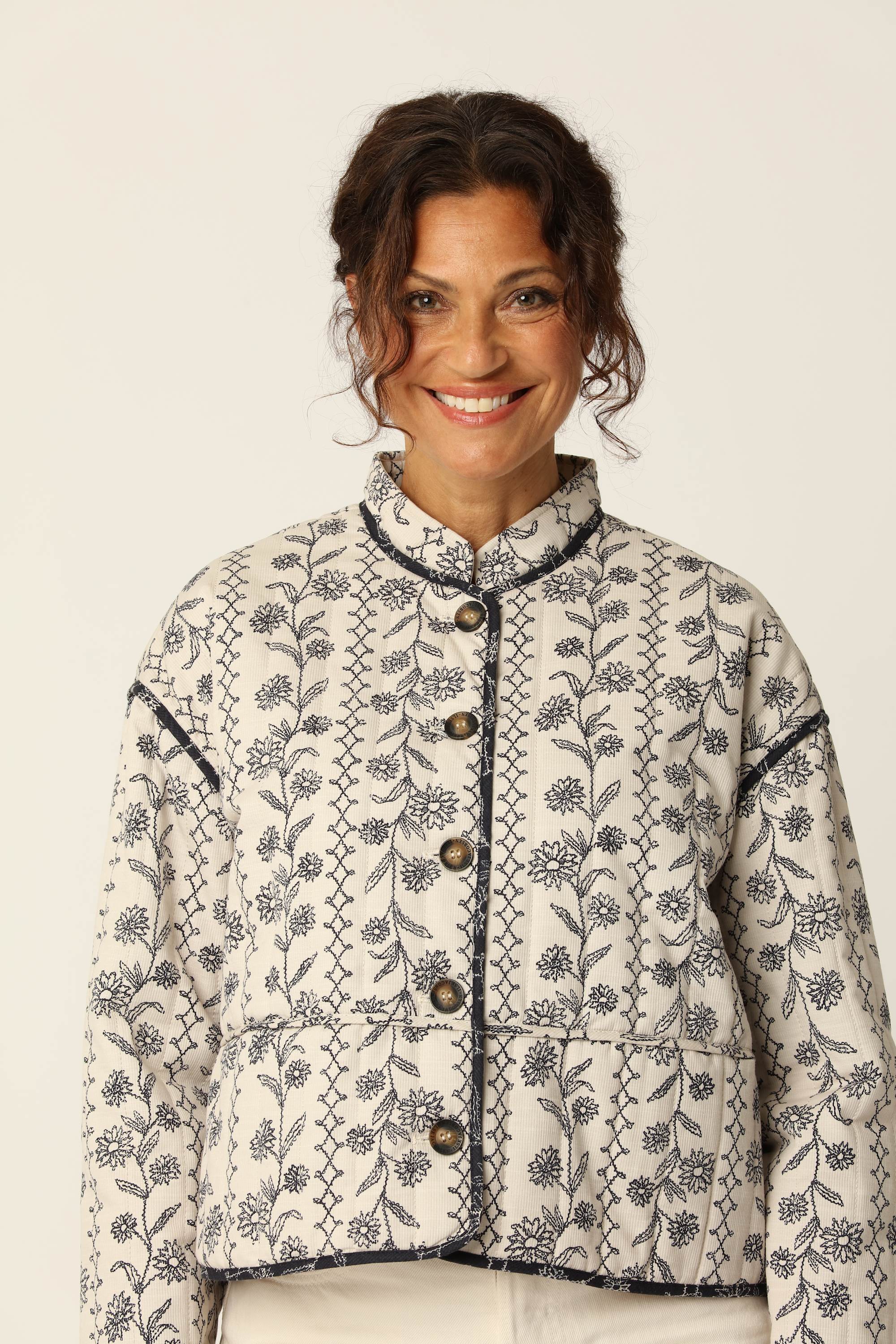 Short Padded Jacket - White Wildflower