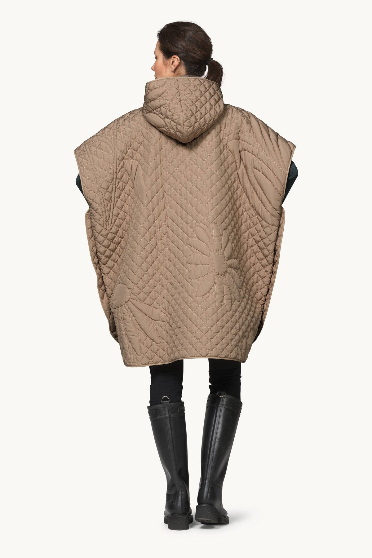 Quiltad Poncho - Sepia Tint