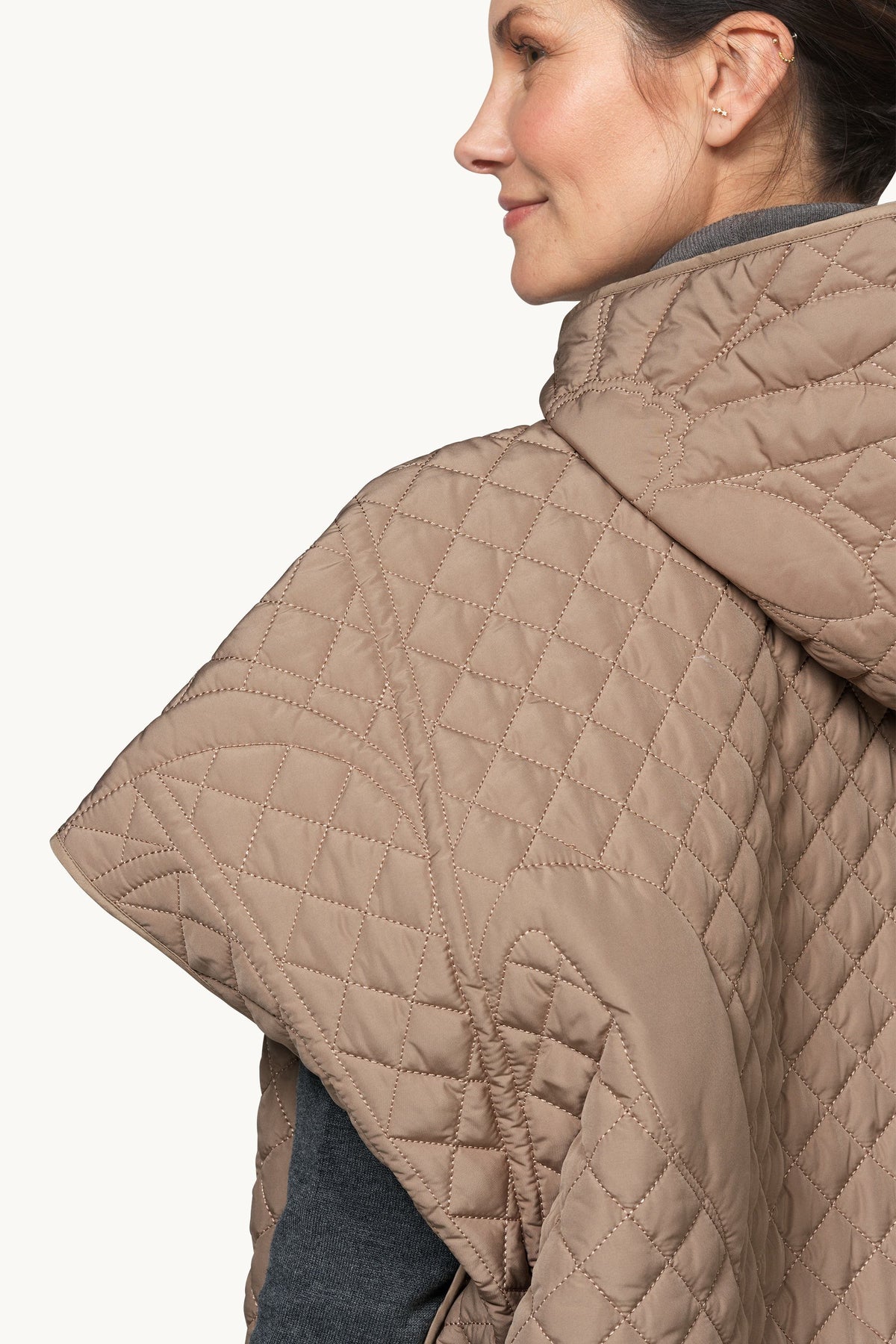 Quiltad Poncho - Sepia Tint