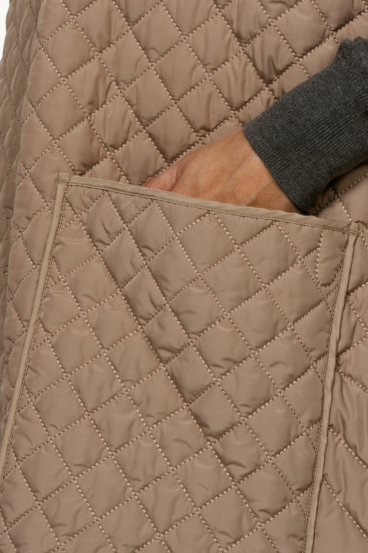 Quiltad Poncho - Sepia Tint