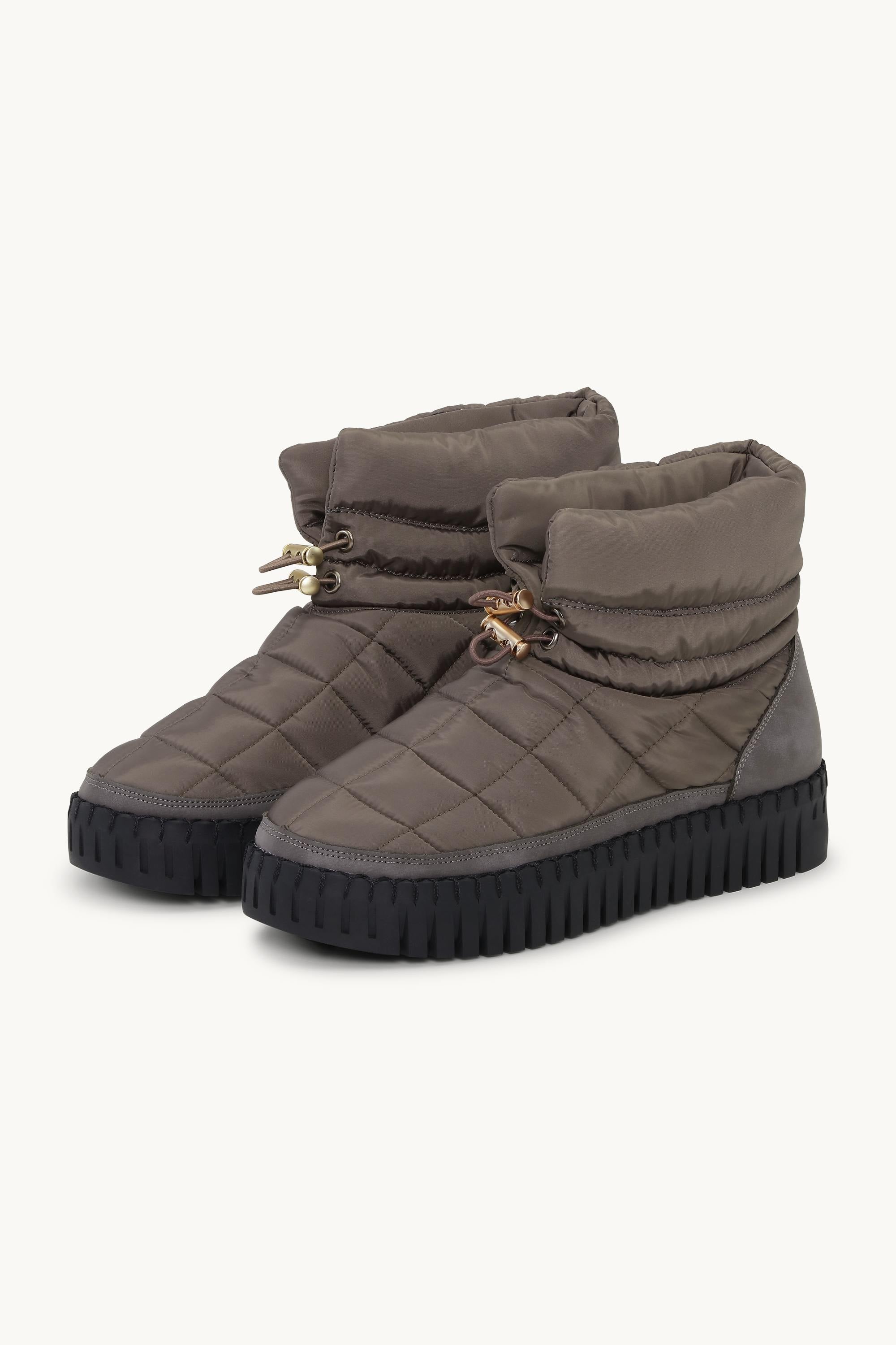 Tulip Padded Winter Boot - Grey Black